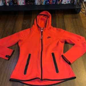 Last price 🤍Nike tech fleece hoodie